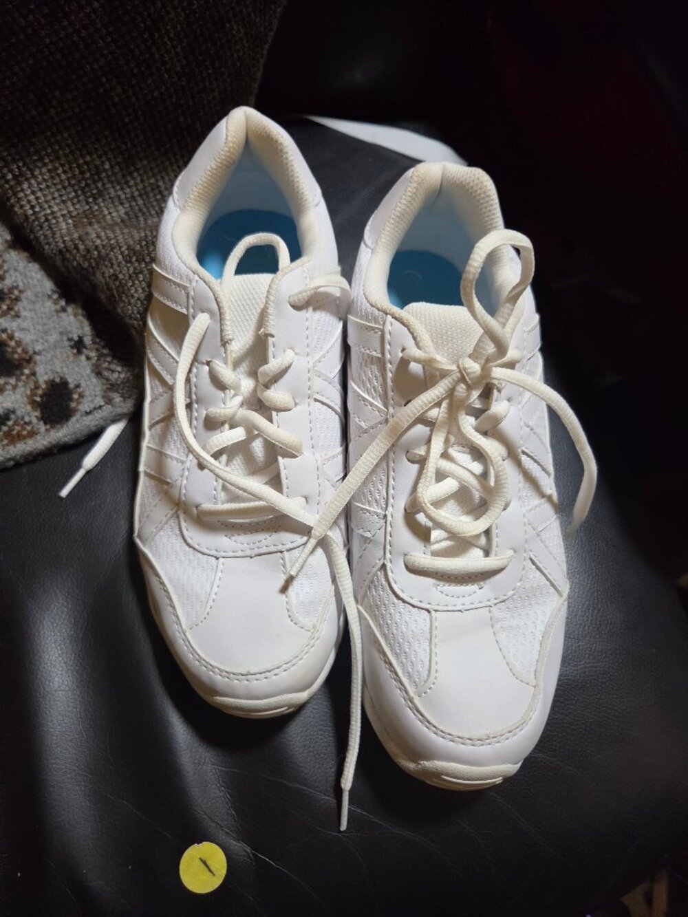 Ladies Smart fit sneakers size 5 1/2\